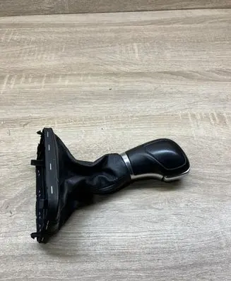 Volkswagen PASSAT CC Gear lever shifter trim leather/knob 