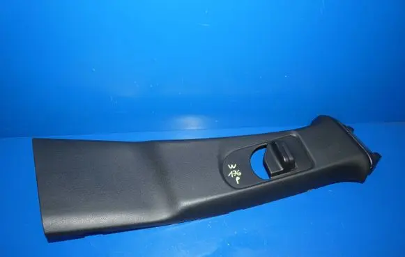 Mercedes-Benz A W176 (B) pillar trim (top)
