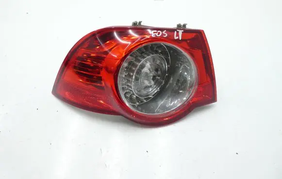 Volkswagen Eos Rear/tail lights 1Q0945095H