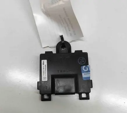 Tesla Model S Other devices 106965100D