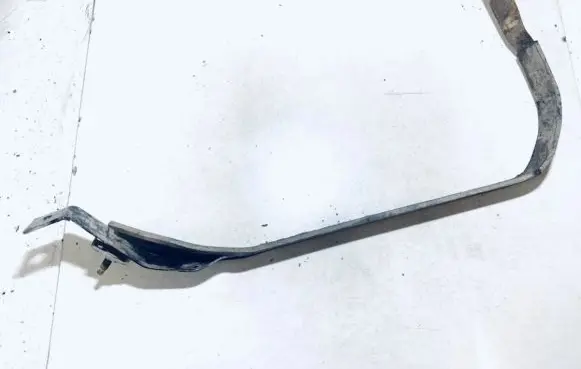 Fuel tank mounting bracket
