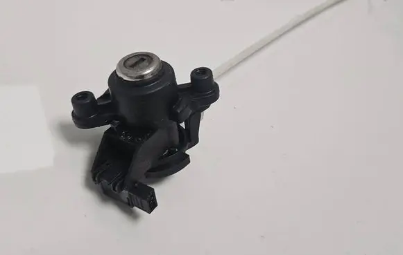 BMW 3 E46 Tailgate exterior lock 8196052