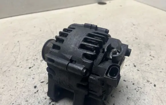 Ford Fiesta Generator/alternator 30659389 110059015