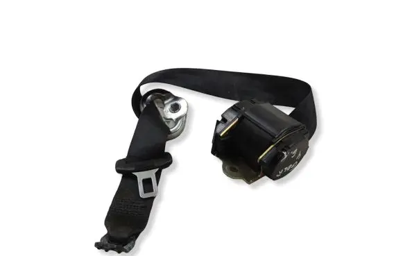 Volkswagen Golf IV Rear seatbelt 