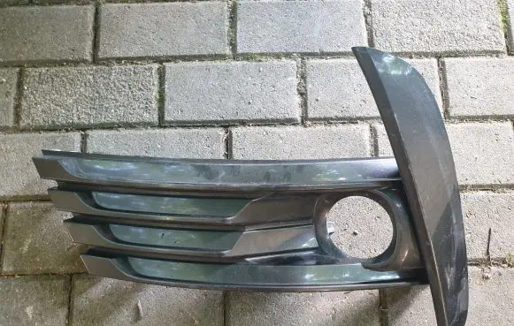 Toyota Corolla E160 E170 Front fog light trim/grill 8148202620