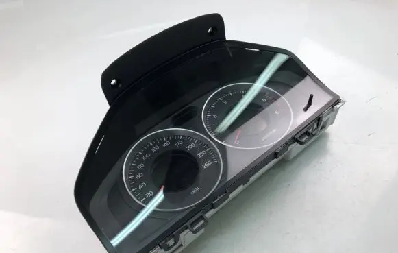 Volvo XC60 Speedometer (instrument cluster) 31343323AA