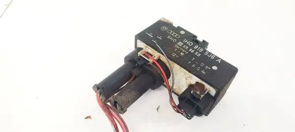 Volkswagen Golf III Coolant fan relay 1H0919506A 898659