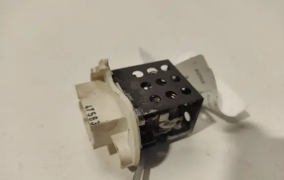 Opel Movano A Heater blower motor/fan resistor 47563 D6064 PA6M30