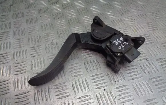 Mercedes-Benz Vito Viano W638 Accelerator throttle pedal 0281002335
