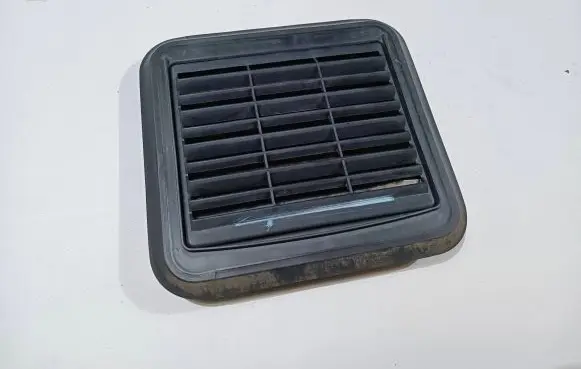 Dodge RAM Quarter panel pressure vent 5505599