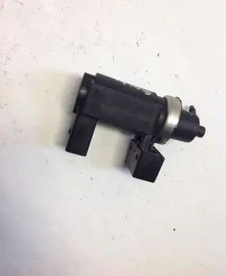 Audi A4 S4 B7 8E 8H Turbo solenoid valve 8E0906628