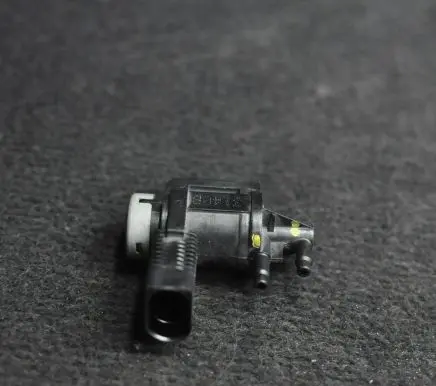 Audi A5 Sportback 8TA Turbo solenoid valve 1K0906283A