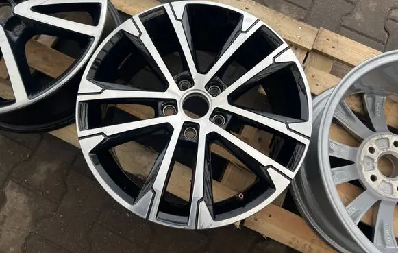 Volkswagen Golf VII R17 alloy rim 5G0601025AK