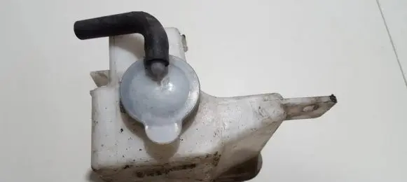 Mazda 323 Coolant expansion tank/reservoir 823021096 823021-096