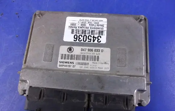 Skoda Fabia Mk1 (6Y) Engine control unit/module ECU 047906033D