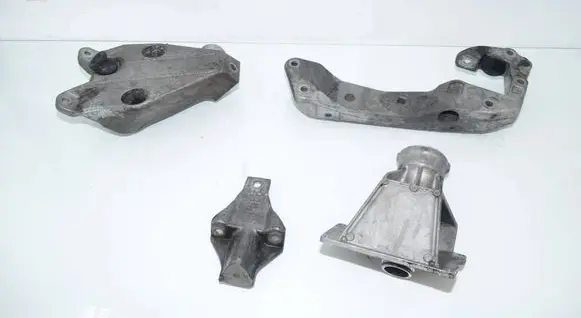 BMW 5 F10 F11 Engine mounting bracket 6788561 22326788561 22325B69809
