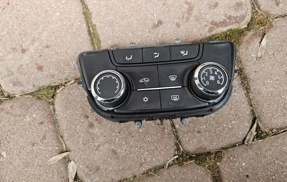 Opel Zafira C Climate control unit 13474051