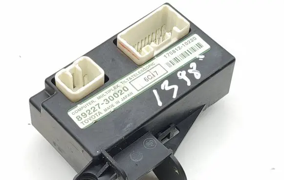 Lexus IS 220D-250-350 Steering rack control module 8922730020