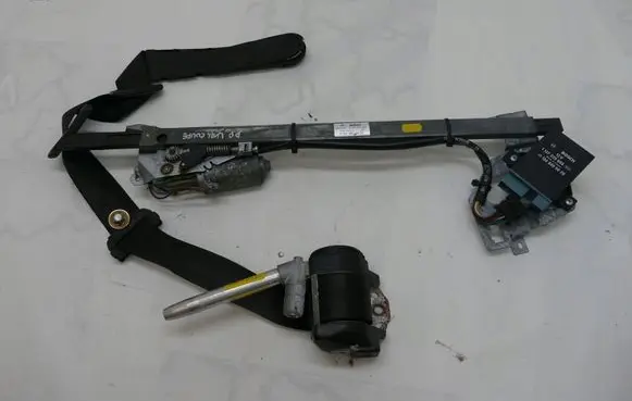 Mercedes-Benz E W124 Front seatbelt 1248600882