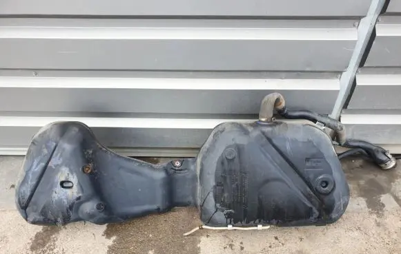 BMW 1 E81 E87 Fuel tank 6763843