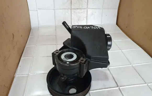 Volvo S40, V40 Power steering pump 9140244 26041023