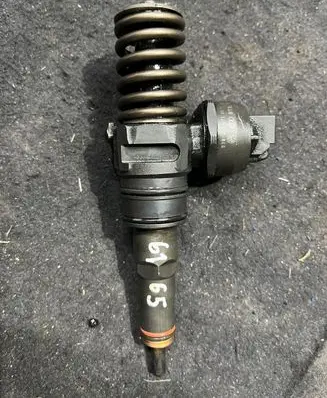 Audi A4 S4 B6 8E 8H Fuel injector 038130073AK