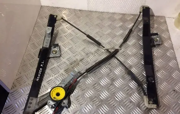 Ford Mondeo Mk III Front window lifting mechanism without motor 1S71F23200