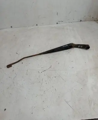Suzuki Grand Vitara I Front wiper blade arm