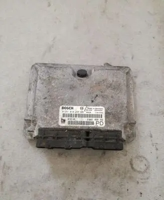 Opel Zafira A Engine control unit/module 0281010268