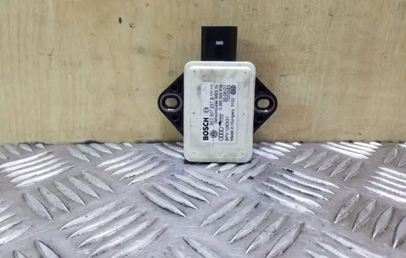 Audi A6 S6 C6 4F ESP acceleration yaw rate sensor 8E0907637B 0265005618 1275100609