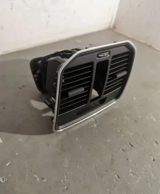Porsche Macan (95B) Rear air vent grill 95b819203j 95b819203