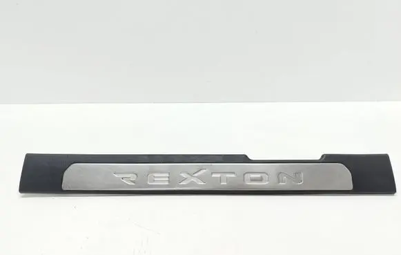SsangYong Rexton Front sill trim cover 7726008010