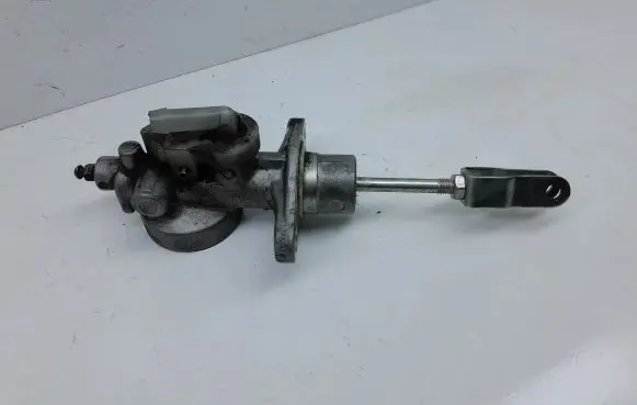 Subaru XV I Clutch master cylinder