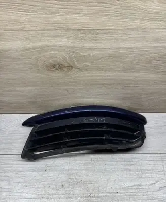 Volkswagen Jetta V Front fog light trim/grill 1K0853665C