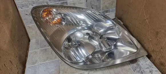 Toyota Corolla Verso E121 Headlight/headlamp 1368