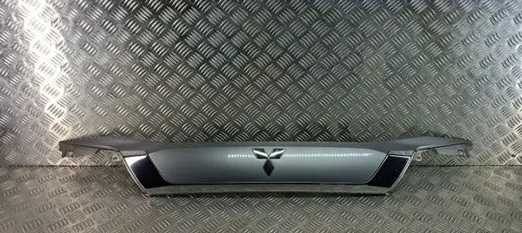 Mitsubishi Outlander Tailgate trim 