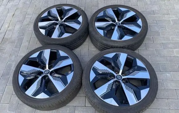 Renault Megane E-Tech R20 alloy rim 403003990R