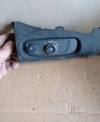 Chevrolet Volt II Headlight level height control switch 22992801 23342616