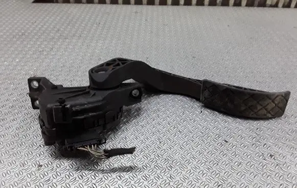 Audi A4 S4 B6 8E 8H Accelerator throttle pedal 8E1723523A
