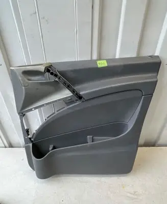 Mercedes-Benz Vito Viano W639 Front door card panel trim A639727 P0081185