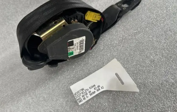 Audi A8 S8 D3 4E Front seatbelt 4E1857706