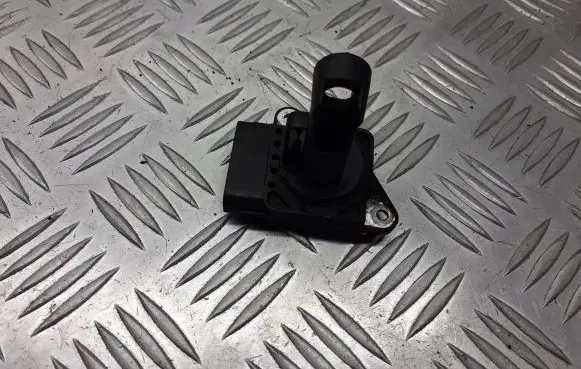Toyota Corolla E120 E130 Mass air flow meter 22204-0J010