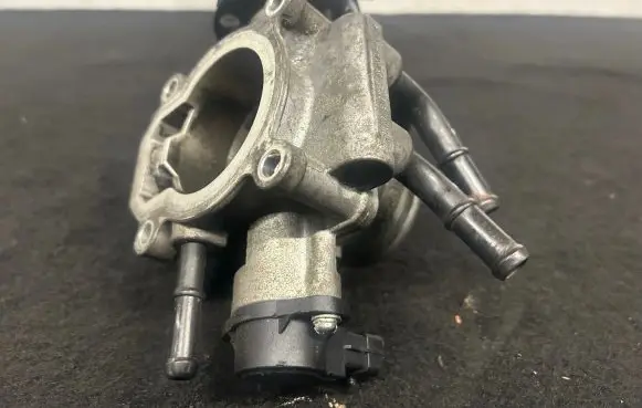 Hyundai i20 (PB PBT) Throttle valve 351502B010 98305X3 9520930010