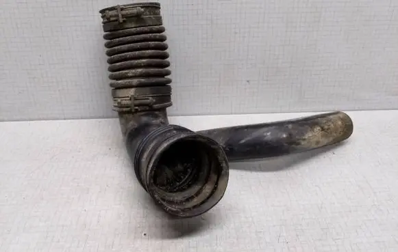 Subaru Legacy Air intake hose/pipe