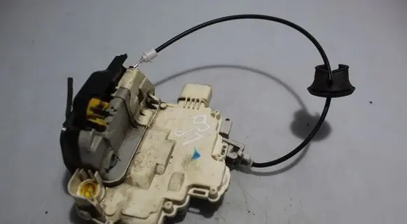 Audi A4 S4 B7 8E 8H Front door lock