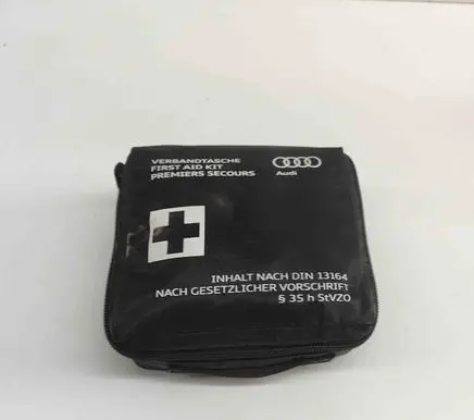 Audi Q3 F3 First aid kit 8J7860282B