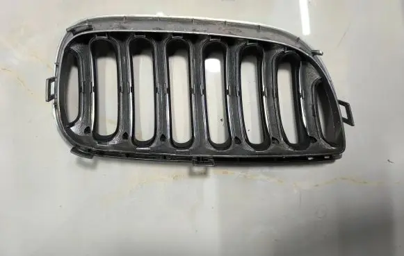 BMW X3 E83 Front bumper upper radiator grill 3402909