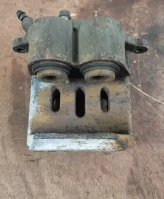 Lexus IS 200-300 Front brake caliper