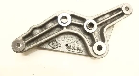 Maserati Ghibli Engine mounting bracket 002765613