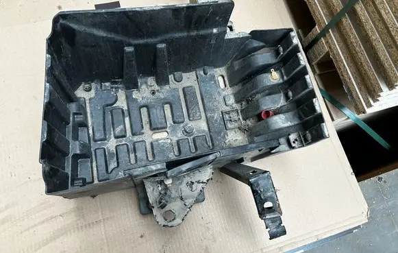 Renault Trafic II (X83) Battery box tray 